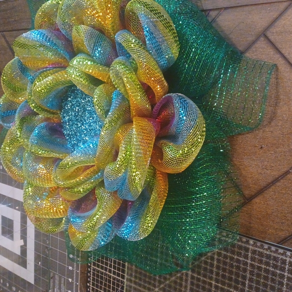 RAINBOW 🌈 WREATH - Picture 3 of 3